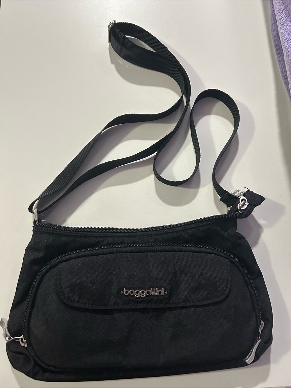 Baggallini Black Nylon Zip and Snap Organizer Crossbody Travel Purse Wallet Bag⁠